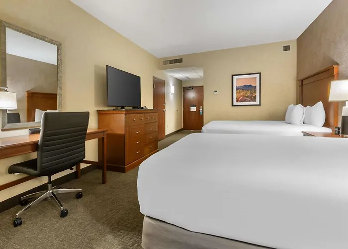 Drury Plaza Phoenix Hotel 4*