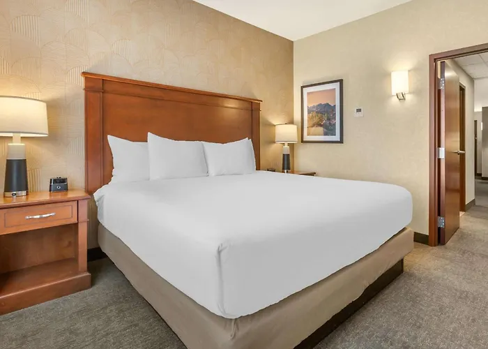 Drury Plaza Phoenix Hotel 4*