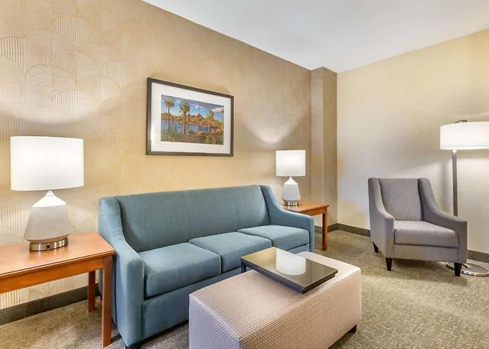Drury Plaza Phoenix 4*